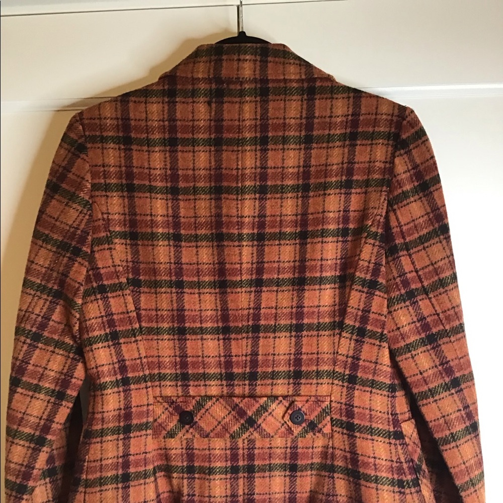 Blazer - Picture 3 of 3